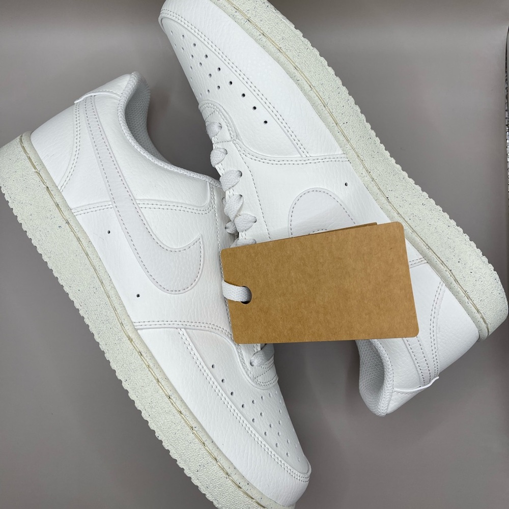 NIKE COURT VISION